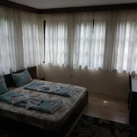 Sveti Nikola Hotel *