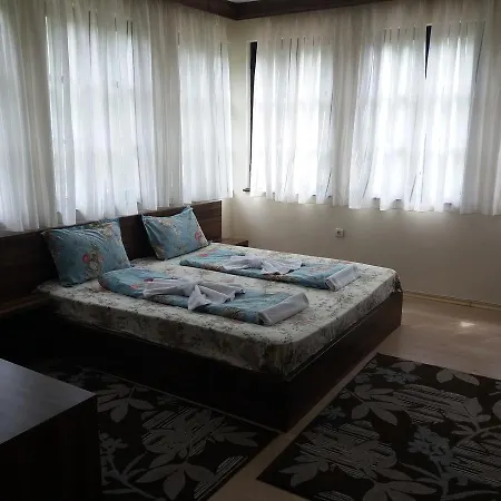 Sveti Nikola Hotel *